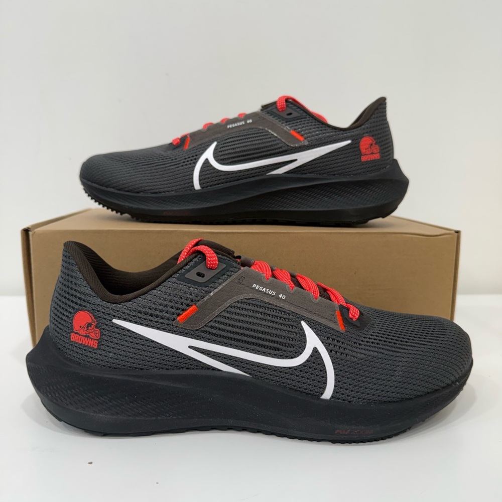 Nike Zoom Pegasus 40 NFL Cleveland Browns Men's Running Shoe DZ5950-001 Size 8.5